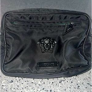 Versace
Medusa plaque belt bag